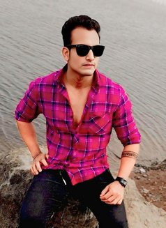 Wild Man - Acompañantes masculino in New Delhi Photo 3 of 6