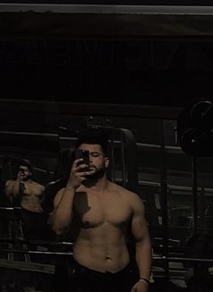 Ayush Thakur - Male escort in New Delhi Photo 1 of 8