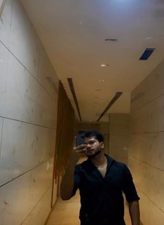 Ayush Thakur - Male escort in New Delhi Photo 3 of 8