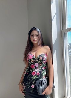 Ayushi, a Well Educated Girl Available F - escort in Kolkata Photo 1 of 3