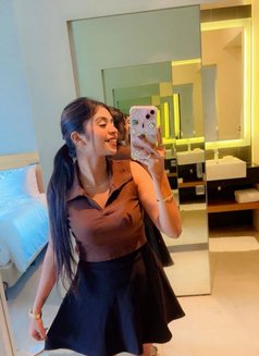 Ayushi - puta in Dubai Photo 3 of 6