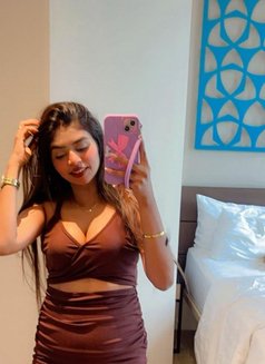 Ayushi - puta in Dubai Photo 5 of 6