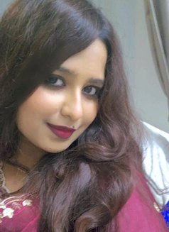 Ayushi - escort in Dubai Photo 2 of 5