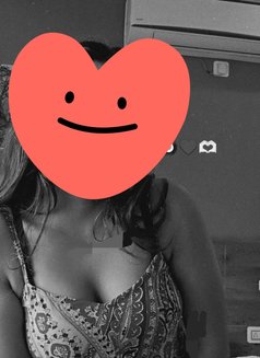 Ayushi - escort in Noida Photo 2 of 3