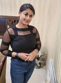 Ayushi - escort in Noida Photo 1 of 3