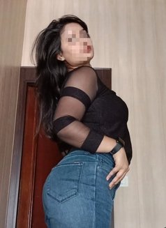 Ayushi - escort in Noida Photo 2 of 3