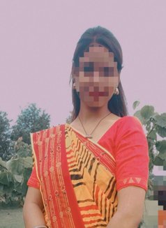 Ayushi (cam show & real meet) - puta in Hyderabad Photo 1 of 1