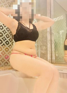 Ayushi Sharma - escort in Dubai Photo 2 of 5