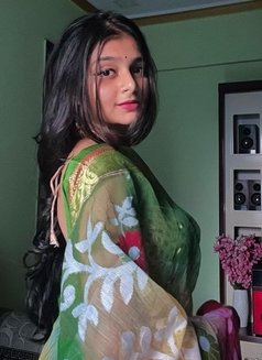 Ayushi Sharma - escort in Mumbai Photo 4 of 5