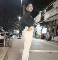 Ayushi Shukla - puta in Lucknow Photo 2 of 2