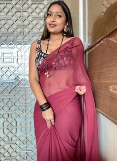 Ayushi Singh Call Girls Best - puta in Bangalore Photo 2 of 4