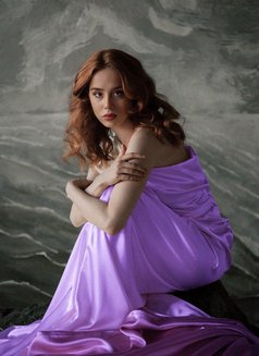 Ayveri - puta in Dubai Photo 4 of 6