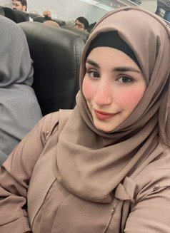 Ayza Khan - escort in Madinah Photo 3 of 15