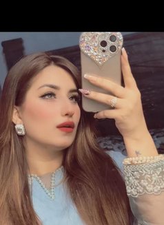 Ayza Khan - escort in Madinah Photo 7 of 15