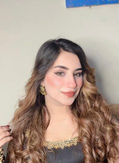 Ayza Khan - escort in Madinah Photo 10 of 15
