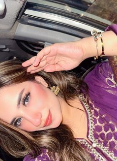 Ayza Khan - escort in Madinah Photo 15 of 15