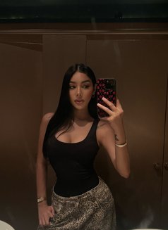 Az 🇪🇸 - escort in Hong Kong Photo 12 of 17