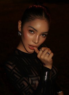 Expensive Az 🇪🇸 - puta in Bangkok Photo 1 of 12