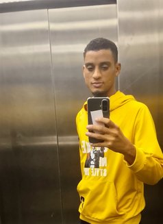 Azaannoor - Male escort in Nairobi Photo 1 of 5