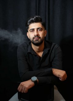 Azadturishmen - Male escort in İstanbul Photo 1 of 5