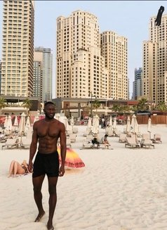 Azasurg - Male escort in Dubai Photo 2 of 4