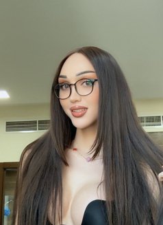Azerbaijan Ladyboy Emily🇦🇿🇷🇺 - Acompañantes transexual in Al Manama Photo 7 of 9