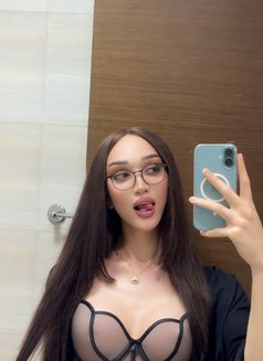 Azerbaijan Ladyboy Emily🇦🇿🇷🇺 - Acompañantes transexual in Al Manama Photo 11 of 15