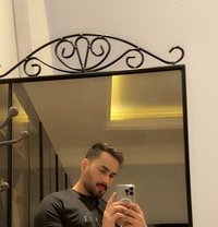 Aziz Hakan - Acompañantes masculino in Al Juffair