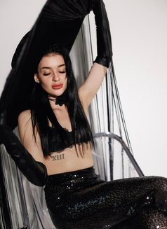 Aziza - escort in Hong Kong Photo 5 of 11