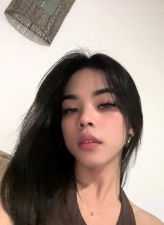 Azizi - Transsexual escort in Bali Photo 4 of 12