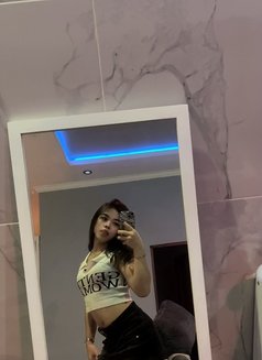 Azizi - Transsexual escort in Bali Photo 7 of 12