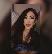 Aznura Russia 19 Cm - Transsexual escort in İstanbul Photo 1 of 10