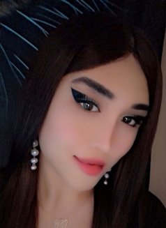 Aznura Russia 19 Cm - Transsexual escort in İstanbul Photo 8 of 10