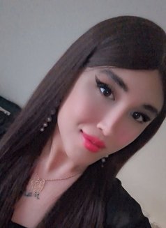 Aznura Russia 19 Cm - Transsexual escort in İstanbul Photo 9 of 10