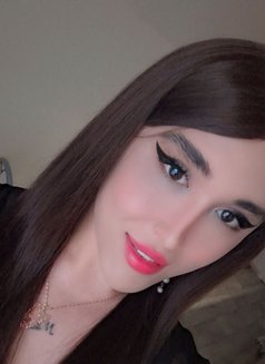 Aznura Russia 19 Cm - Transsexual escort in İstanbul Photo 10 of 10