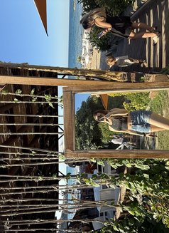 Azra - puta in İstanbul Photo 3 of 5