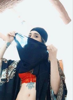 Azra Vip Arabic 20 Years - puta in Muscat Photo 1 of 4