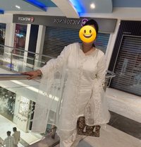 (Azrin Here)6.5Million Follwers on Inst - puta in Mumbai