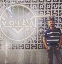 Azzi - Acompañantes masculino in Lucknow