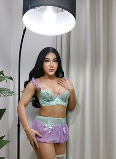 B A R R Y U - Transsexual escort in Khobar Photo 1 of 12
