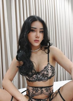 B A R R Y U - Transsexual escort in Khobar Photo 7 of 12