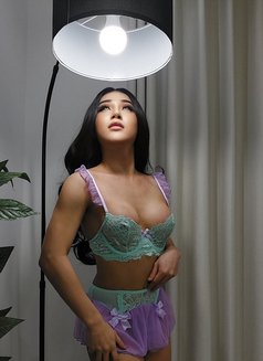 B A R R Y U - Transsexual escort in Khobar Photo 8 of 12