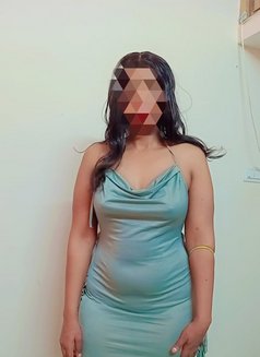B Dora - puta in Bangalore Photo 3 of 3