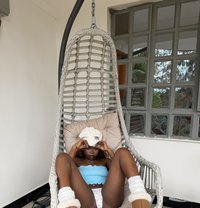 B Melanin - puta in Arusha