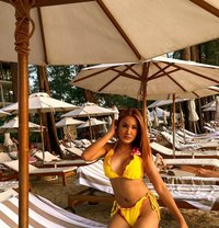 B Top Sarah - Transsexual escort in Singapore