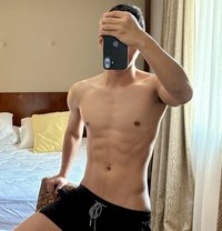 B U S I N E S S - Acompañantes masculino in Al Manama