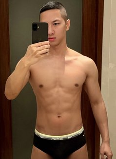 B U S I N E S S - Male escort in Al Manama Photo 3 of 23