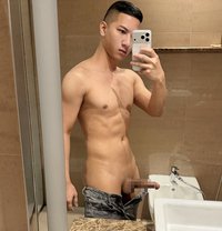 B U S I N E S S - Acompañantes masculino in Al Manama