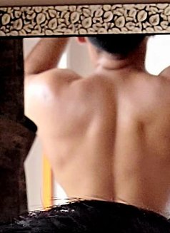 B18 - Male companion in Kolkata Photo 1 of 5