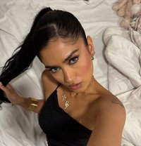 Cam show available 24/7 - puta in Bangalore